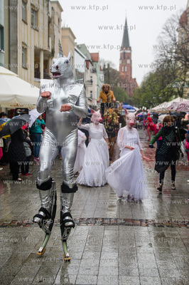 Sopocka Majowka. Parada Zwierzat - Krol Lew i jego...