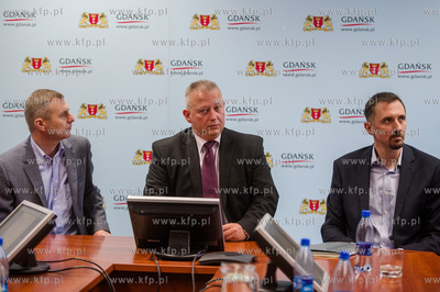 Gdansk. Urzad Miasta. Konferencja prasowa dotyczaca...