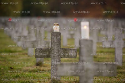 Gdansk. Wojskowy Cmentarz Francuski. Dzien Wszystkich...