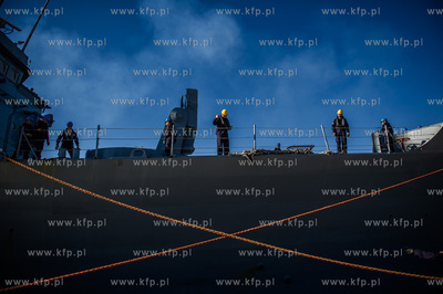 Port Wojenny w Gdyni Oksywiu. Przywitanie powracających...