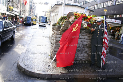Charlie Checkpoint - dawny posterunek armii amerykanskiej...