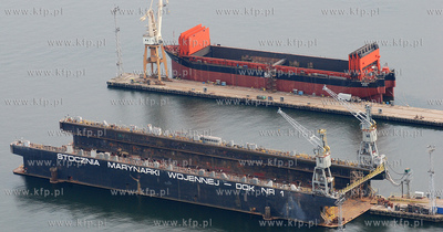 Gdynia z lotu ptaka. Nz. Stocznia Marynarki Wojennej...