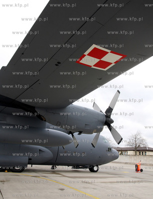 Ramstein, Niemcy. Pierwszy transportowy C-130E Hercules....