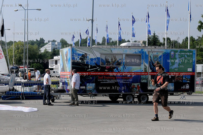 Gdynia. Przygotowania do Zlotu Zaglowcow The Tall Ships...