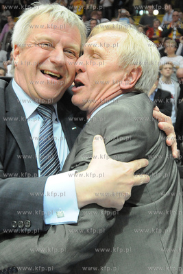 Hala Sportowo - Widowiskowa w Gdyni. Druzyna koszykarek...