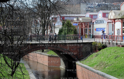 Gdansk. Centrum Handlowe Gildia przy Targu Siennym.
07.04.2011
fot....