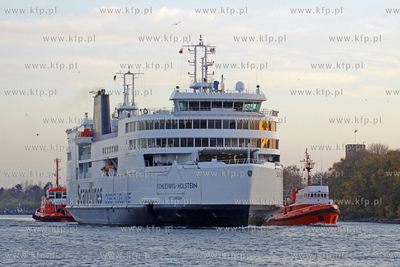Nalezacy do niemiecko-dunskiej linii promowej Scandilines...
