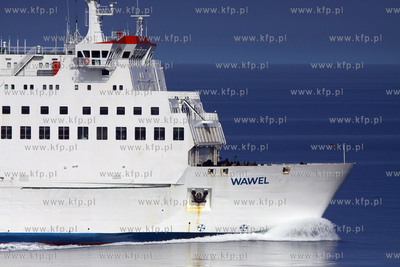 Polferries. Prom Wawel. 10.04.2015 fot. Piotr. B. Starenczak...