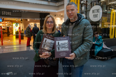 Gdańsk, Centrum Handlowe Manhattan. Spotkanie promocyjne...
