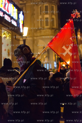 Gdańsk. Przemarsz konduktu żałobnego z trumną zamordowanego...
