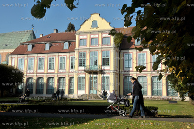 Park Oliwski w Gdansku Oliwie. Palac Opatow.  23.10.2011...