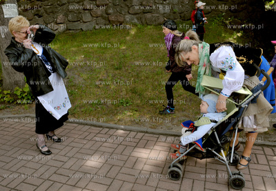 Obchody 800 lecia Zukowa. Mieszkancy miasta i goscie...