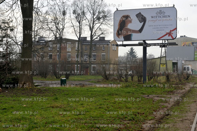 Gdansk Orunia. Bilbordy reklamowe na Trakcie sw. Wojciecha...