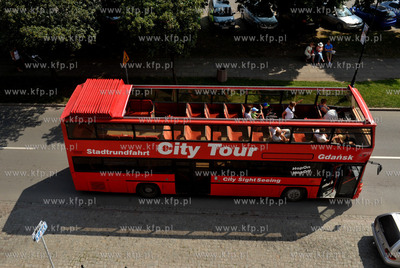 Pietrowy otwarty autobus turystyczny na ul. Podwale...