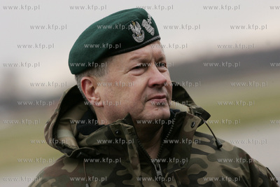 Krolewo Malborskie. Ceremonia pozegnania zołnierzy...