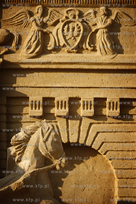 Gdansk Jelitkowo. Plaza. Wystawa monumentalnych rzezb...