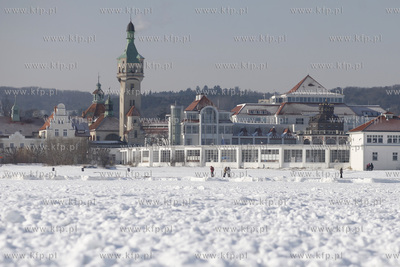 Sopot. Zamarznieta Zatoka Gdanska.
23.02.2011
fot....