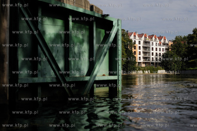 Gdansk. Nz kamienice nad Motlawa. 13.08.2012 fot. Krzysztof...