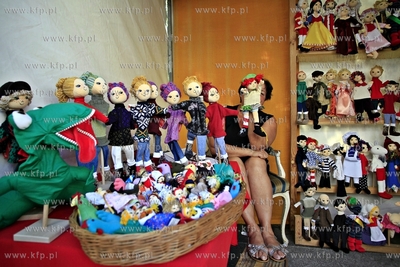 Gdansk. 753 Jarmak sw.Dominika. Nz. stoisko galerii...