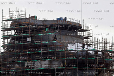 Stocznia Remontowa Nauta S.A. buduje statki na pochylniach...