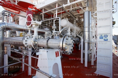 Stocznia Gdansk. Uroczystosc chrztu statku SYN ANTARES....