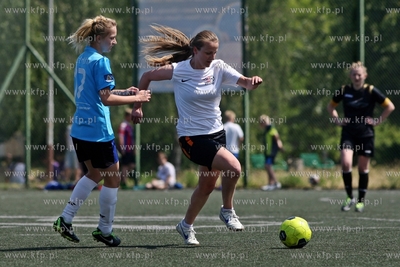 Gdansk Zaspa. Pilkarski turniej dzikich druzyn Do przerwy...
