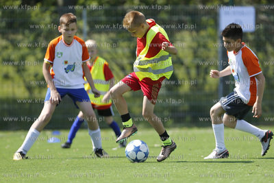 Gdansk Zaspa. Pilkarski turniej dzikich druzyn Do przerwy...