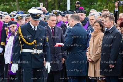Gdynia, Cmentarz Marynarki Wojennej.  Uroczysty pogrzeb...