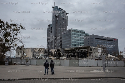 Gdynia. Rozbiórka Centrum Gemini. W oddali Sea Towers....