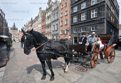 Gdansk. Pierwsza Komunia Swieta. Natalka jedzie bryczka...