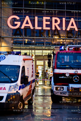 Gdansk Wrzeszcz. Ewakuacja Centrum Hadlowego Galeria...
