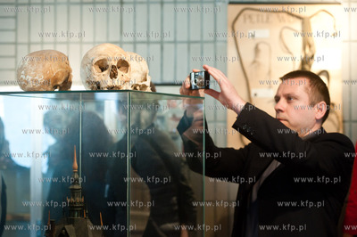 Uniwersytet Gdanski. Wydzial Prawa i Administracji....