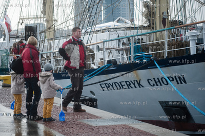 Gdynia. Nabrzeze Pomorskie. Zaglowiec Fryderyk Chopin...