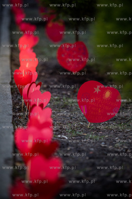 Gdansk. Walentynkowe dekoracje Palacu Mlodziezy, przygotowane...