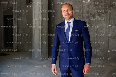 Gdynia. Uroczyste zawieszenie wiechy na nowo powstajacym...