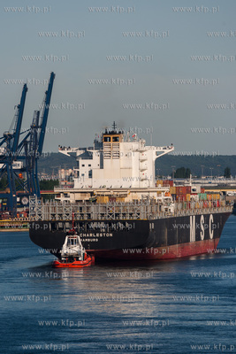 Najwiekszy kontenerowiec w historii portu MSC Charleston,...