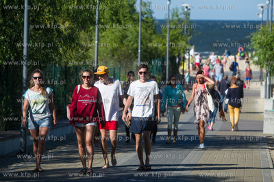 Gdansk. Letni wypoczynek na plazy miejskiej Stogi....