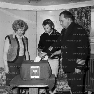 Wybory do Sejmu PRL i rad narodowych. Na stattku PLO...