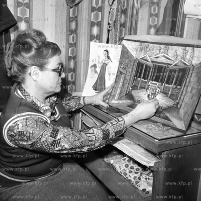 Jadwiga Pożakowska, scenograf Teatru Wybrzeże w Gdańsku....