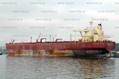 Gdynia. Gigatyczny statek bandery liberyjskiej "FRONT...