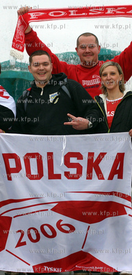 Kibice na ulicach i w pubach Gdyni przed i podczas...