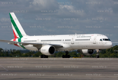 Gdansk, Rebiechowo Nz. Boeing 757-2Q8, EuroMediterranean
24.06.2008
Sebastian...