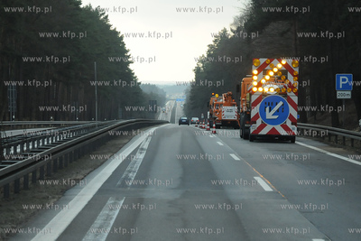 Trasa Szczecin - Berlin. Nz. Roboty na autostradzie
10.03.2009
Fot....