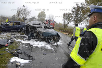 Borzytuchom pod Bytowem. W czolowym zderzeniu dwoch...