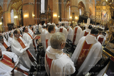 Msza krzyzma w katedrze pelplinskiej,pod przewodnictwem...
