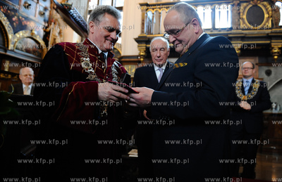 Gdansk. Dwor Artusa. Wreczenie Medali sw. Wojciecha...