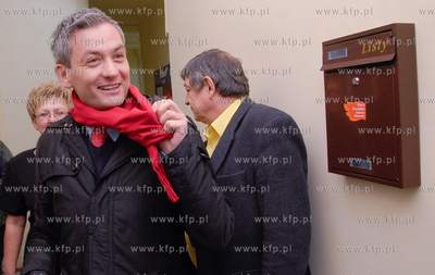 Slupsk. Otwarcie biura poselskiego  Roberta Biedronia...