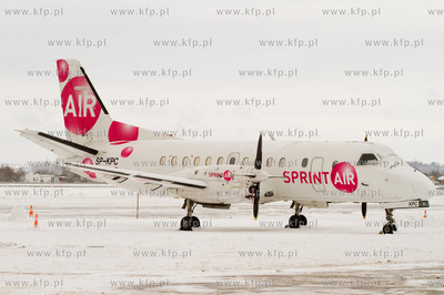 Zima w Porcie Lotniczym Gdansk im. Lecha Walesy. 19.02.2013...