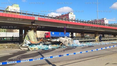 Wypadek przy estakadzie Kwiatkowskiego na wysokosci...