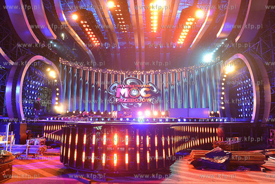 Gdynia - Skwer Kosciuszki. Dzien i noc trwaja prace...